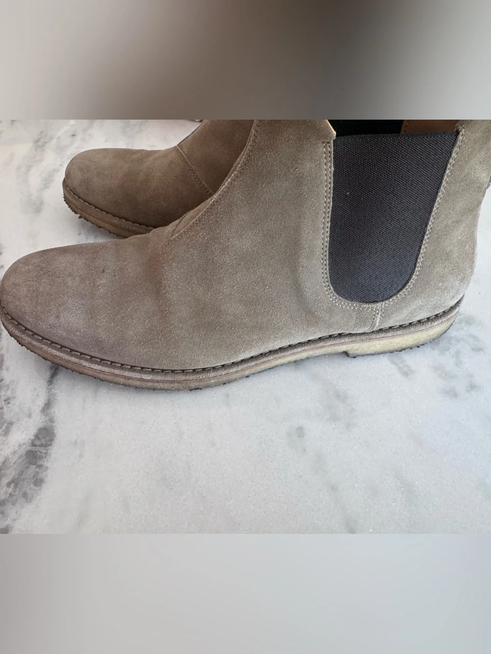 Vince Men's Chukka Boots in Taupe Suede with Black Elastic GUC size 11